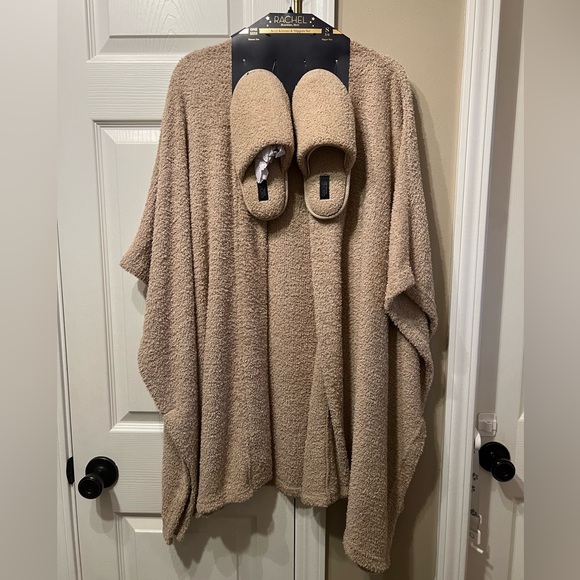 New with tags cozy kimono & slipper set one size - Picture 1 of 3